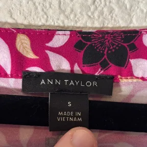 Ann Taylor Size S V-Neck Long Sleeve Floral Blouse Top - Magenta Sunset thumbnail 5