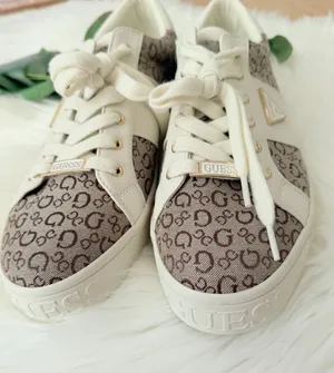 New GUESS Women's Logo Print Low-Top Sneakers, Size 10 thumbnail 3