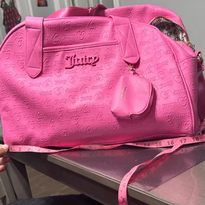 JUICY COUTURE Hot Pink Embossed Shoulder Weekender Bag & Small Coin Purse thumbnail 13