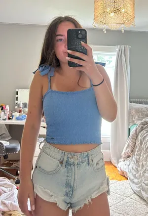 Hollister Top thumbnail 1