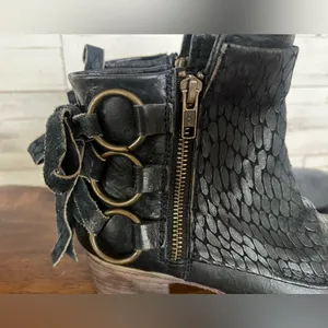 Freebird by Steven CHERI boots in Blue. Size 7 thumbnail 7