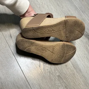 Clarks Lexi Marigold‎ Q Tan Leather Laser Cut Wedge Sandals Size Womens 7 thumbnail 7
