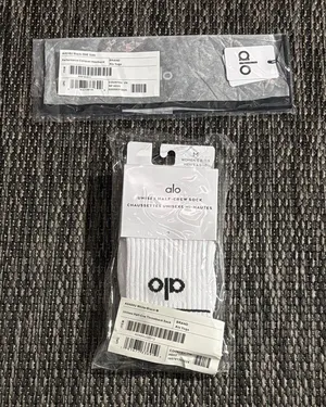 Alo Yoga Black Headband and White Half Crew Sock Medium Set NEW thumbnail 1