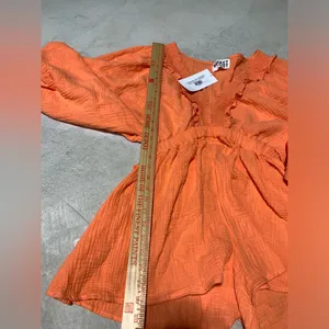 Bucket list only clear skies v-neck romper coral medium NWT thumbnail 7