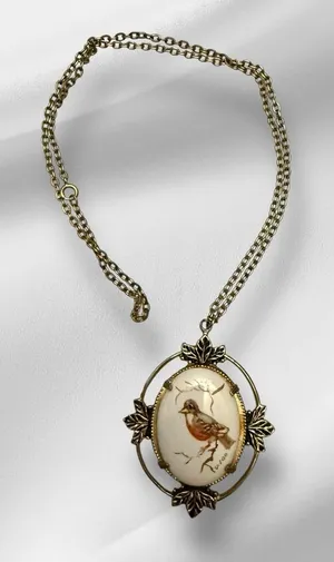 Vintage Hand Painted Bird Pendant‎ Costume Necklace thumbnail 1