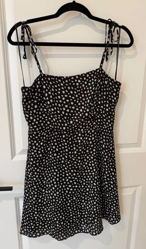 Black Polka Dot Tie thumbnail 1