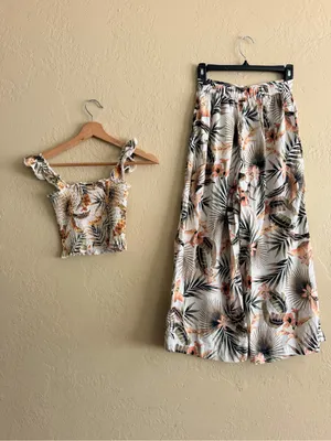 Billabong Floral Wide-Leg Pants and Cropped Top - Cream with Green & Peach Floral Print thumbnail 3