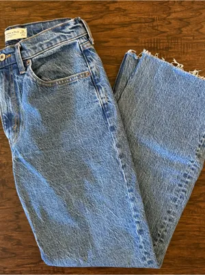 Abercrombie & Fitch 90’s Relaxed High Rise Jeans thumbnail 3