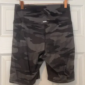 Aerie chill play move camo bike shorts thumbnail 2