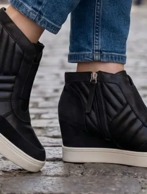 MIA Kaleb Quilted Ankle Wedge Sneakers Zip Black 9M Casual thumbnail 1
