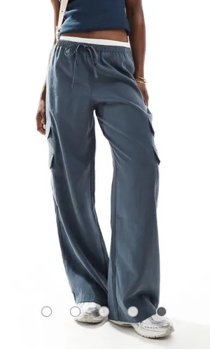 NWT Abercrombie and fitch pull-on cargo pants thumbnail 1