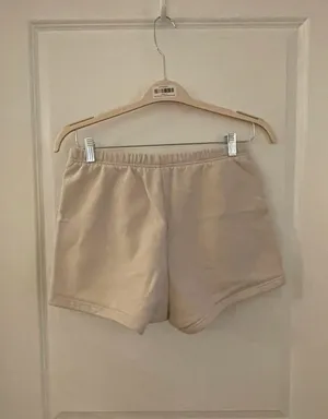 Aritzia Cozy Fleece Perfect High-Rise Shorts thumbnail 3