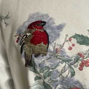 Vintage 90s Cardinal Winter Scene White Sweatshirt Bluejay Birds Snowflake Large thumbnail 3