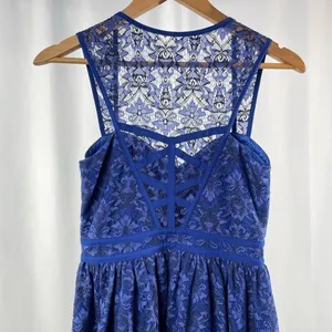 A. Drea Sweatheart Neckline Racerback Lace Mini Dress in Blue‎ Size Small thumbnail 7
