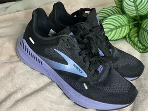 Brooks Women's Launch GTS 9 1203741B060 Black Running Shoes Sneakers Size 7.5 thumbnail 1