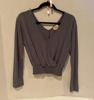 PST Los Angeles Gray Cropped Scrunchie Top Size M thumbnail 1