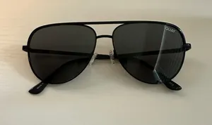 Quay Australia Sunglasses Black Aviator thumbnail 1