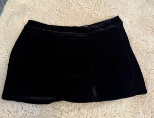 Black Velvet Mini Skirt Urban Outfitters thumbnail 1