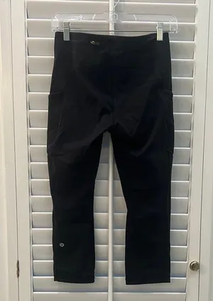 Lululemon Black Align Cropped Leggings thumbnail 4
