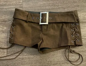 NWT Boutique Brown Side Tie Waist Eyelet Detail Shorts in Chocolate. Size Medium thumbnail 4