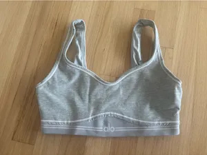 Alo Yoga Grey Heart Throb Set thumbnail 2