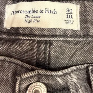 Abercrombie & Fitch The Loose High Rise Washed Black Relaxed Jeans 30/10L thumbnail 6