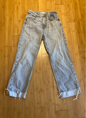 ZARA Jeans High-Rise Straight thumbnail 1