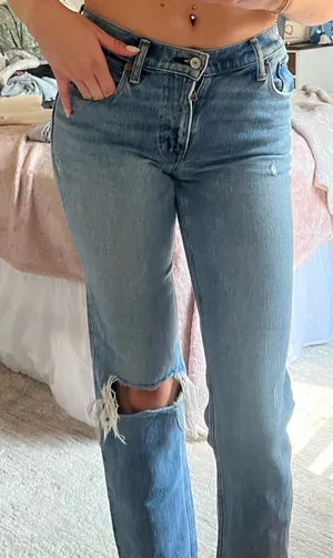 Abercrombie Mid-Rise Jeans thumbnail 1