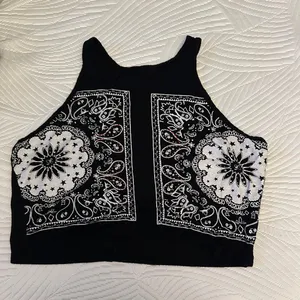 Charlotte Russe Cropped Tank thumbnail 1