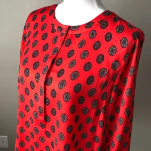 J. CREW FACTORY | Red Emblem Patterned Blouse Sz S thumbnail 3