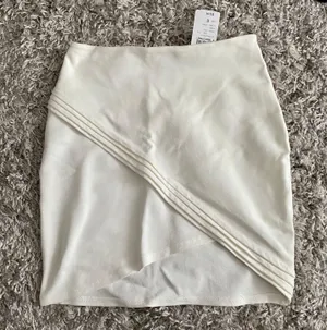 Windsor Bodycon Skirt thumbnail 4