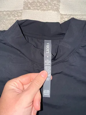 Vuori Long Sleeve‎ Cove Mock Neck Top size M thumbnail 2