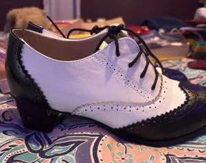 Block Heel Shoes Womens 38 Black White Lace Up Wingtip Oxford Retro Rockabilly thumbnail 1