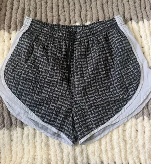 Nike dri-fit shorts size large thumbnail 1