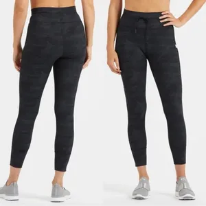 Vuori Daily Legging Black Camo Size S 25” Inseam Drawstring thumbnail 3