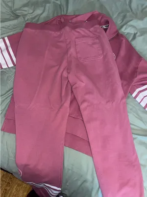 PINK Victoria's Secret Sweatsuit thumbnail 5