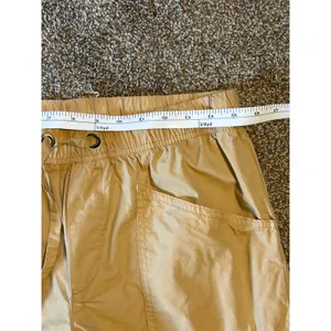 Aerie Avenue Baggy Cargo Pant. Khaki. Size Medium thumbnail 4