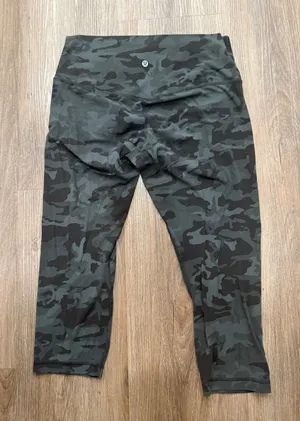 Lululemon Pants‎ Womens 12 Green Camo Ankle Leggings Yoga Athletic 21" Inseam thumbnail 1