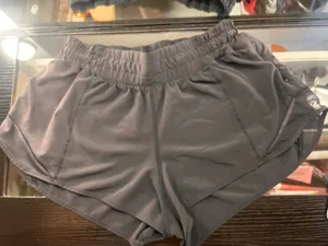 Lululemon Hotty Hot Shorts 2.5" Low-Rise thumbnail 4