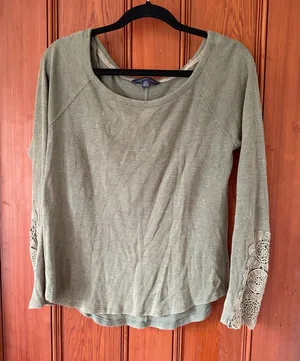 American Eagle Green Henley Waffle Long Sleeve Lace Sleeve Detail Size Medium thumbnail 1