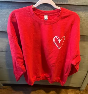 Gildan Red Unisex Sweatshirt with Heart Design Size XL thumbnail 1