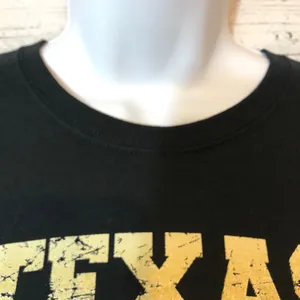 Gildan Texas Strong graphic tee T-Shirt Women’s Patriotic T-Shirt USA Flag Texas Pride thumbnail 3