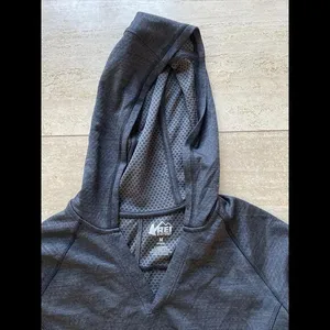 REI Athletic Pullover‎ Polyester Hoodie Women's Medium Gray thumbnail 2