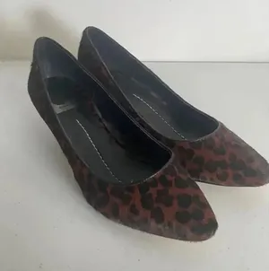 Women's DV Dolce Vita Brown Leopard Print Heels Size Calf Fur‎ 8.5 M GUC! thumbnail 1