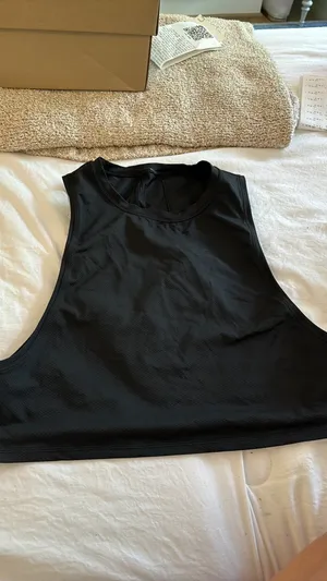 Lululemon Top thumbnail 1