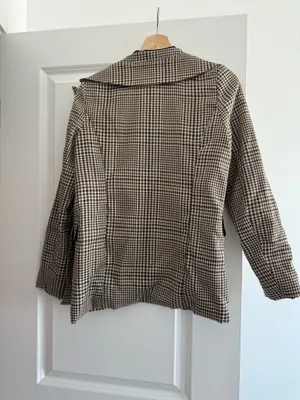 Chic checkered blazer. Perfect for layering. XS thumbnail 2