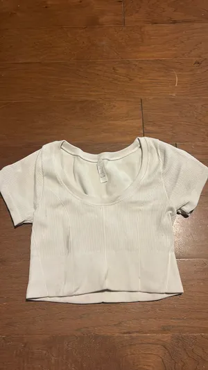 Crop Top thumbnail 3