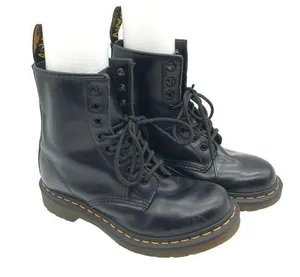 Dr. Martens Womens 1460 Patent Leather Lace Up Boot Black 6 thumbnail 1