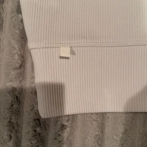 Lululemon Ribbed Softstreme Perfectly Oversized Cropped Crew in Bone Size M thumbnail 3