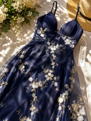Alice + Olivia Navy Embroidered Maxi Dress XS Floral Mesh Wedding Evening Gown thumbnail 2